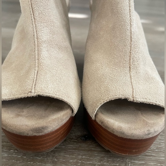 Kenneth Cole Wedges - Picture 4 of 7
